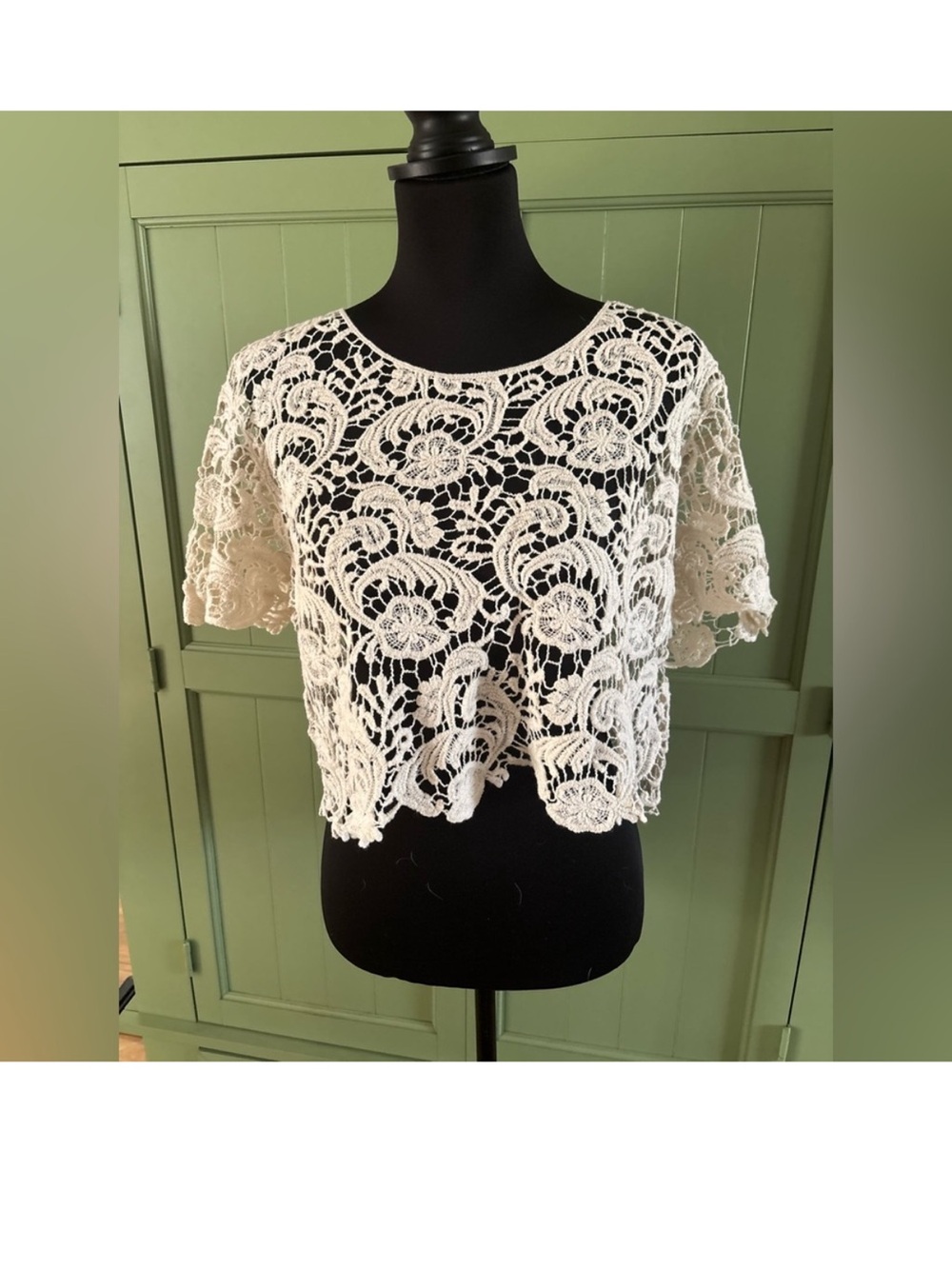 BONGO Cream Crochet Lace Top